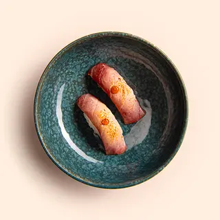 34. Nigiri de atún flameado (2 uds.)