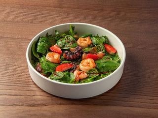 Салат з морепродуктами та соусом Цитронет (340g)