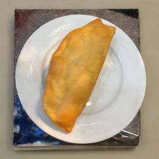 Empanada Dominicana de Pollo con Queso