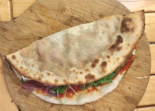 Pizze Rosse Bella Mbriana (Calzone) (33 Cm.)