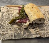 Montadito De Jamón Ibérico Y Pimiento Verde