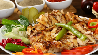 Danie na talerzu samo mięso - średnie