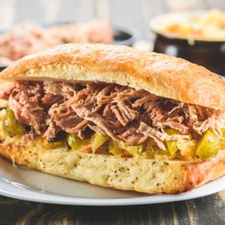 Сандвич със свинско месо (350г)