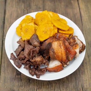 CARNE SALADA , CHICHARRÓN Y Patatas