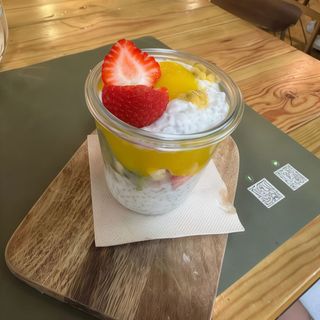 PUDIDING DE CHÍA, MATCHA Y COCO