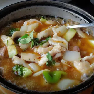 T9. Pollo Con Verduras En Cazuelas