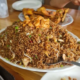 83.Arroz Cantonés negro con salsa soja 