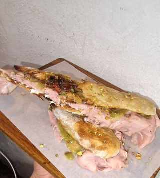 Bocadillo De Roast Beef Con Stracciatella