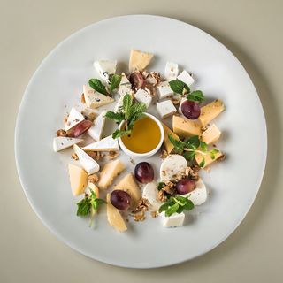 Сирне асорті (300г)