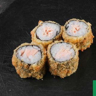 Salmon Hot Roll (8p)