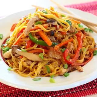 33. Tallarines Con Verduras