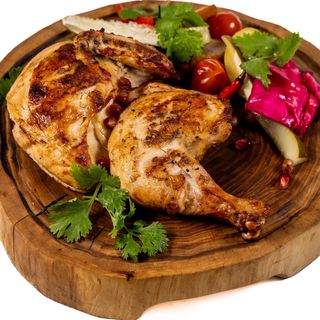 Сванский цыплёнок с соленьями (700 г)