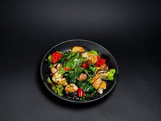 Салат з куркою в кисло-солодкому соусі (200g)