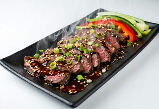 55. Wieprzowina tańcząca na gorącym półmisku