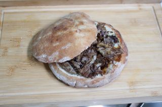 Lepinja sa drpanom prasetinom + Zaječarsko pivo 0.33l