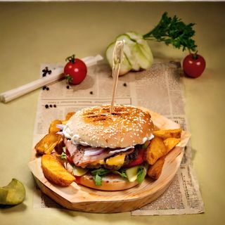 Burger vita cu bacon