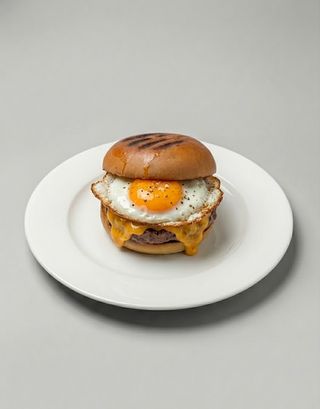 Hambúrguer com Queijo e Ovo