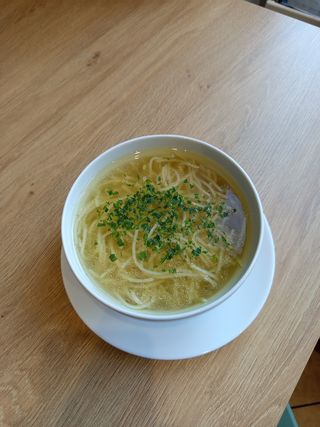 Rosół z kury z makaronem