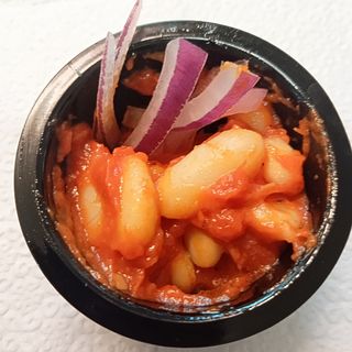 Боб с лютеница и червен лук (200г)