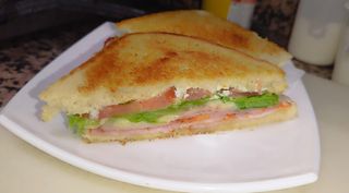Sandwich De Lomo