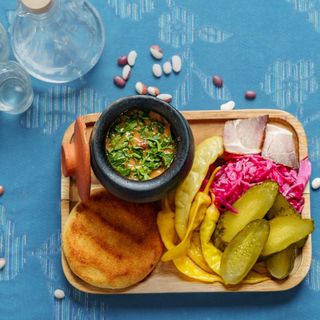 ლობიო  შებოლილი ღორის ხორცით