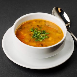 Bors de legume + paine + ardei iute