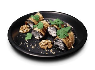 БАКЛАЖАНОВІ РУЛЕТИКИ З ВЕРШКОВИМ СИРОМ ТА ГОРІХАМИ 150г