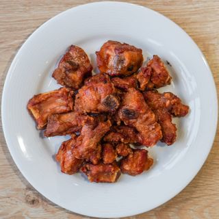 26.Пържени свински ребра (600г)