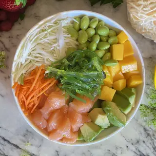 Fresh Salmon Poké 