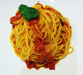 Spaghetti al pomodoro fresco