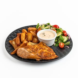 Filet z kurczaka z papryką i szpinakiem w kremowym sosie