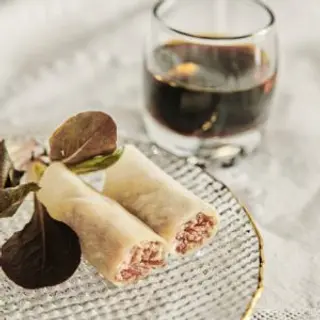 Mini rollito de pato laqueado con salsa Hoisin (24 unidades)