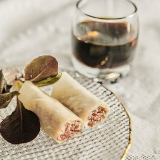 Mini rollito de pato laqueado con salsa Hoisin (24 unidades)