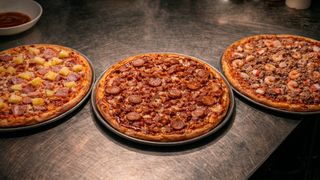 3 Pizzas Medianas especialidad