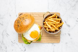 Hambúrguer de Novilho com Bacon e Cheddar