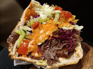 KEBAB W BUŁCE