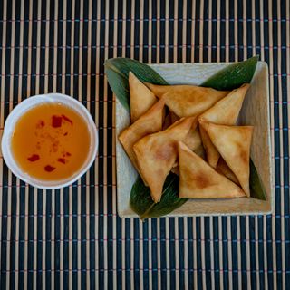 109-Curry samosa