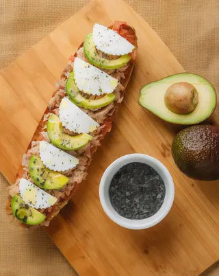 Tostada Pombomelo
