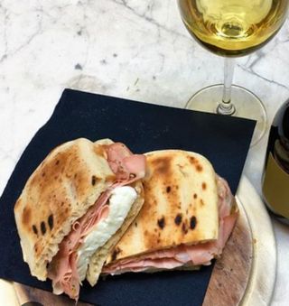 Saltimbocca cotto e mozzarella