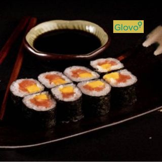 Maki Salmón y Mango (8 Pz.)
