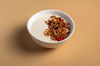 Домашний йогурт с гранолой