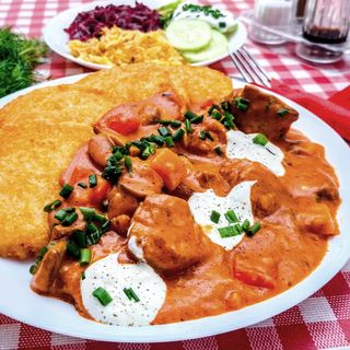 Placki z gulaszem 250g