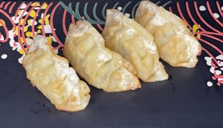 Gyozas de pollo fritas (4 Uds.)