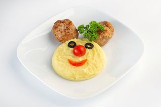 Котлета с пюре "Мики Маус"