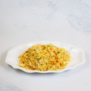 Pirjana riža s piletinom i curryjem