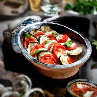 Баклажан с Моцареллой в кляре под соусом свит чили