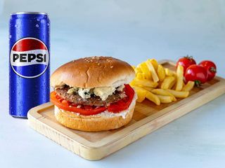 Blu kadilak burger, pomfrit i Pepsi