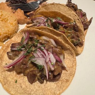 Tacos de bistec