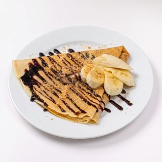 Slatka palačinka sa eurokremom, plazmom i bananom