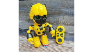 Робот на пульту управления желтый (со звуком/светом)